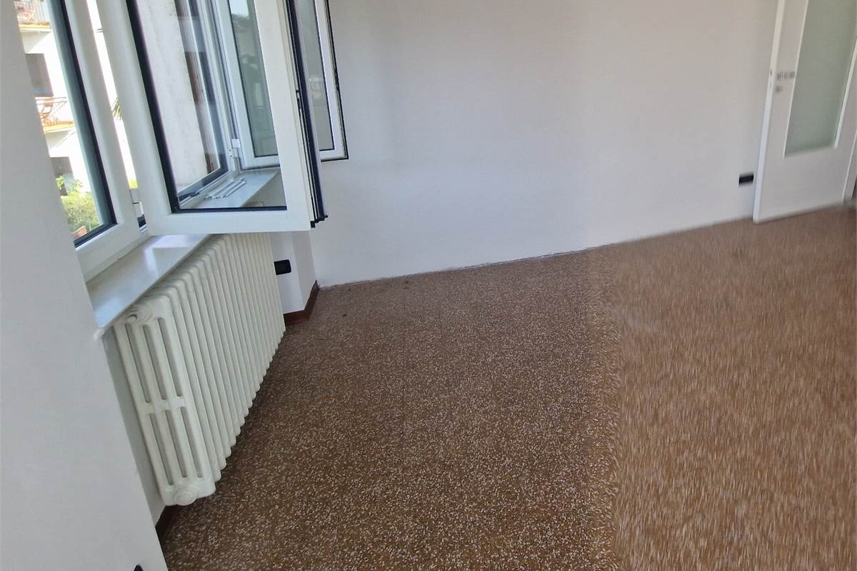 SENNA COMASCO affittiamo MONOLOCALE non arredato