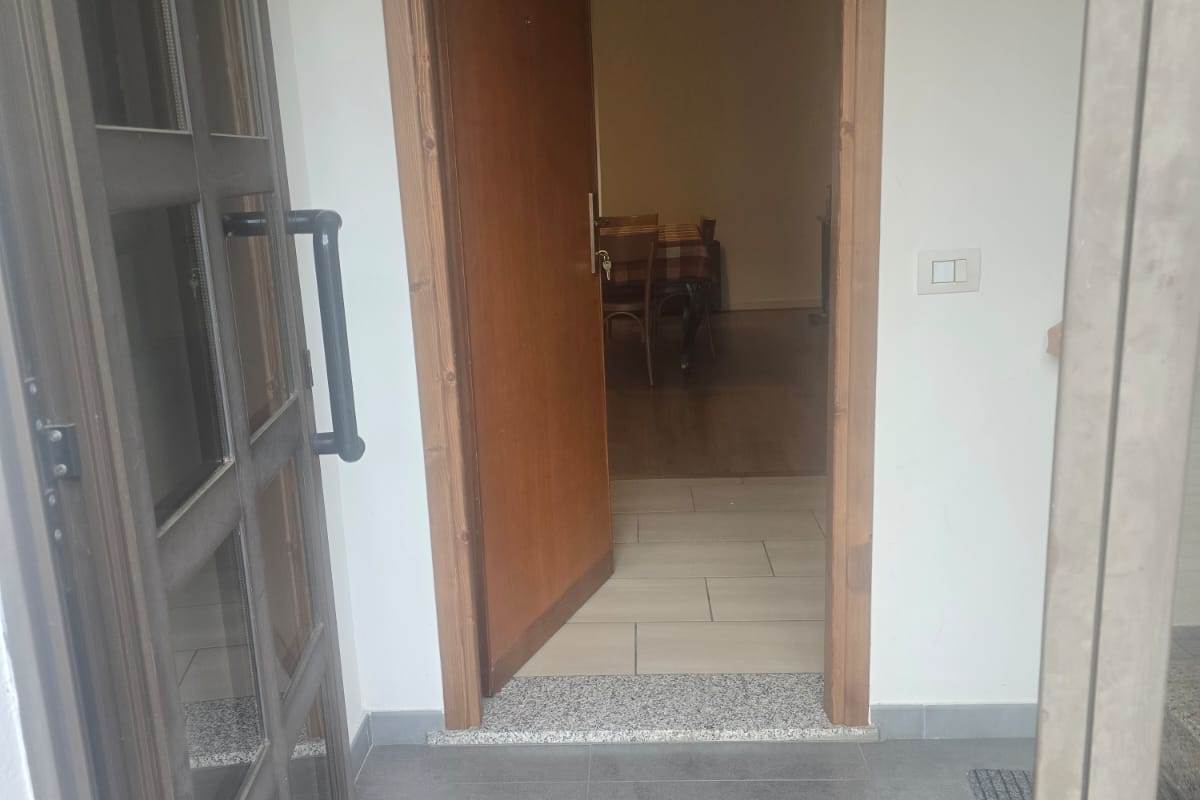 FIGINO SERENZA affittiamo BILOCALE arredato