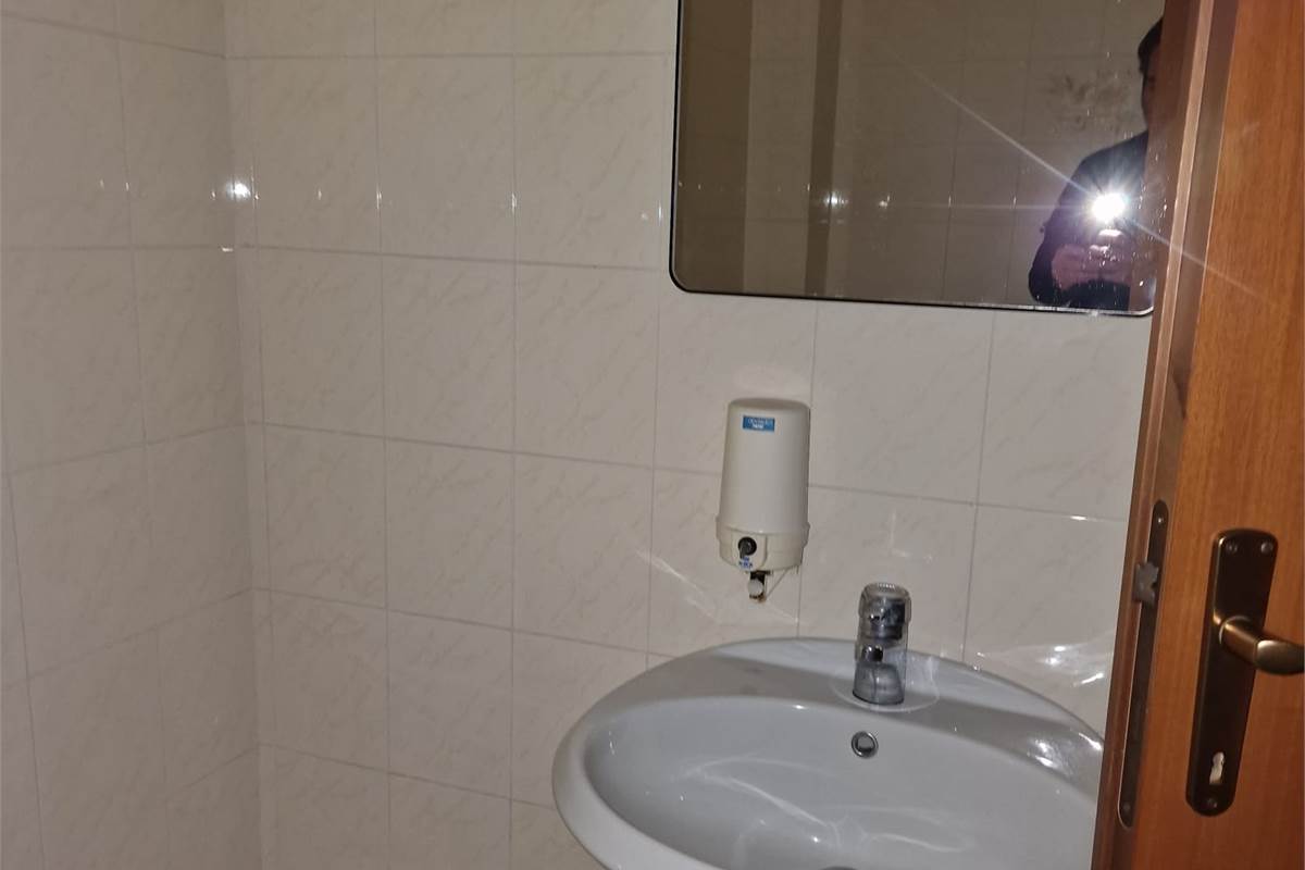 CANTU' vendiamo BILOCALE al primo piano termoautonomo