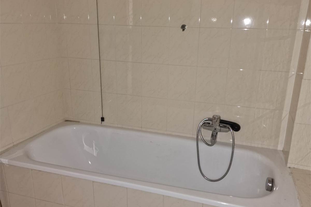 CANTU' vendiamo BILOCALE al primo piano termoautonomo