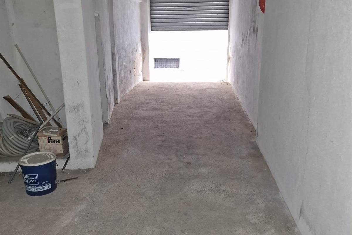 CANTU' vendiamo BILOCALE al primo piano termoautonomo