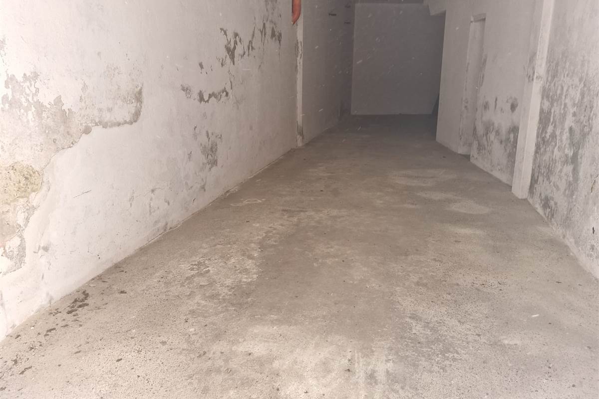 CANTU' vendiamo BILOCALE al primo piano termoautonomo