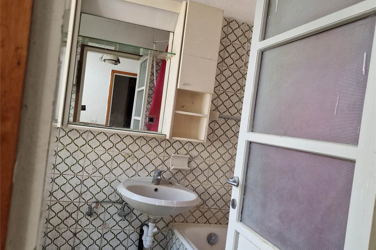 CANTU' centro vendiamo TRILOCALE con box