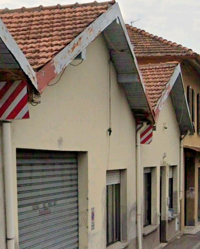 CANTU' vendiamo CAPANNONE di Mq 200 frazionabile