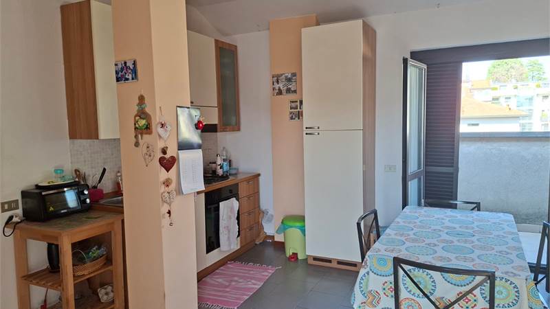 CANTU' vendiamo BILOCALE mansardato