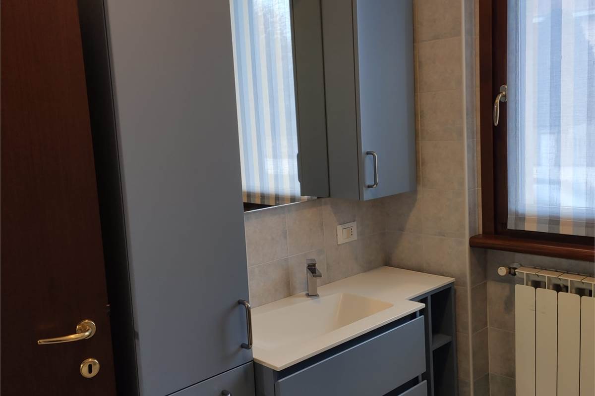 VENIANO affitto TRILOCALE arredato con box