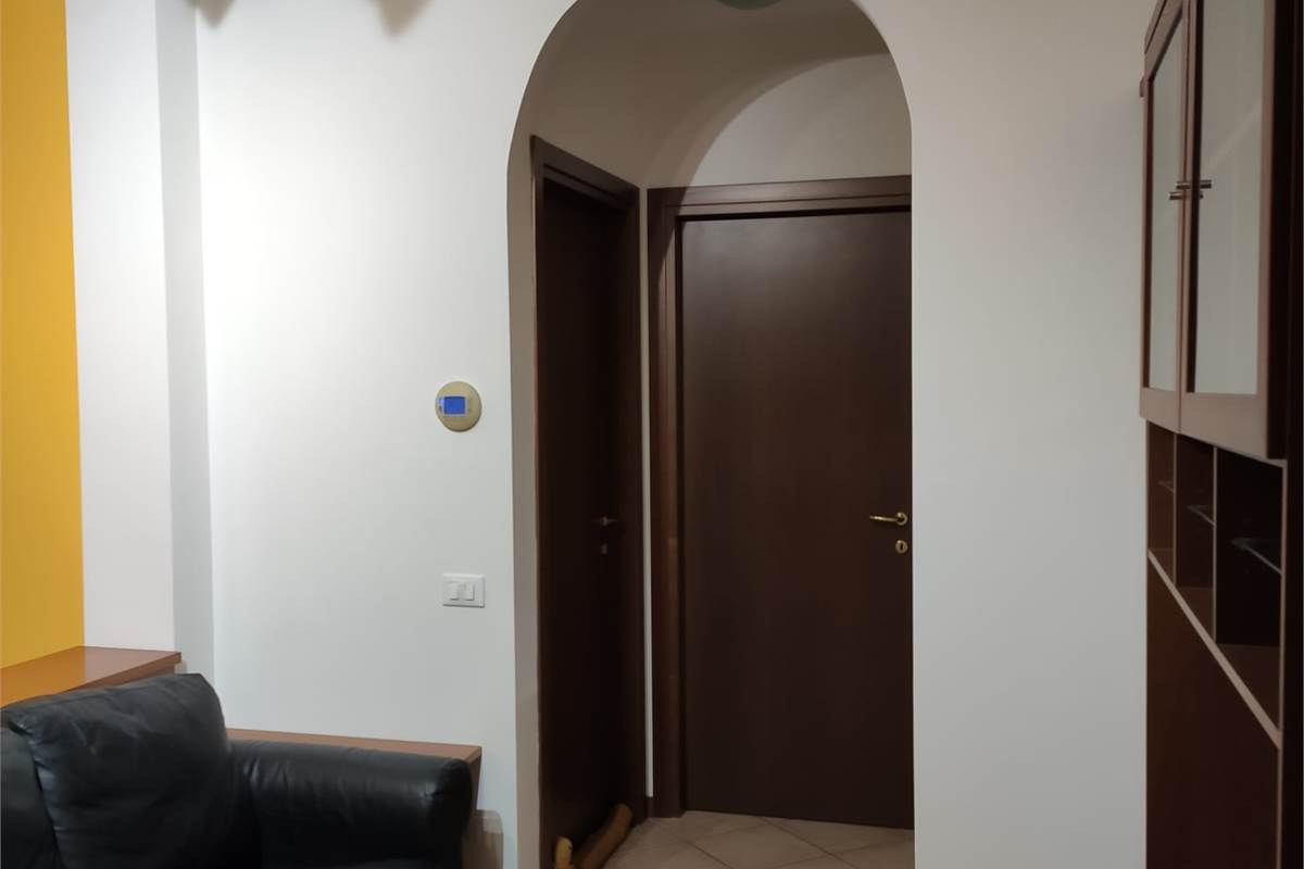 VENIANO affitto TRILOCALE arredato con box