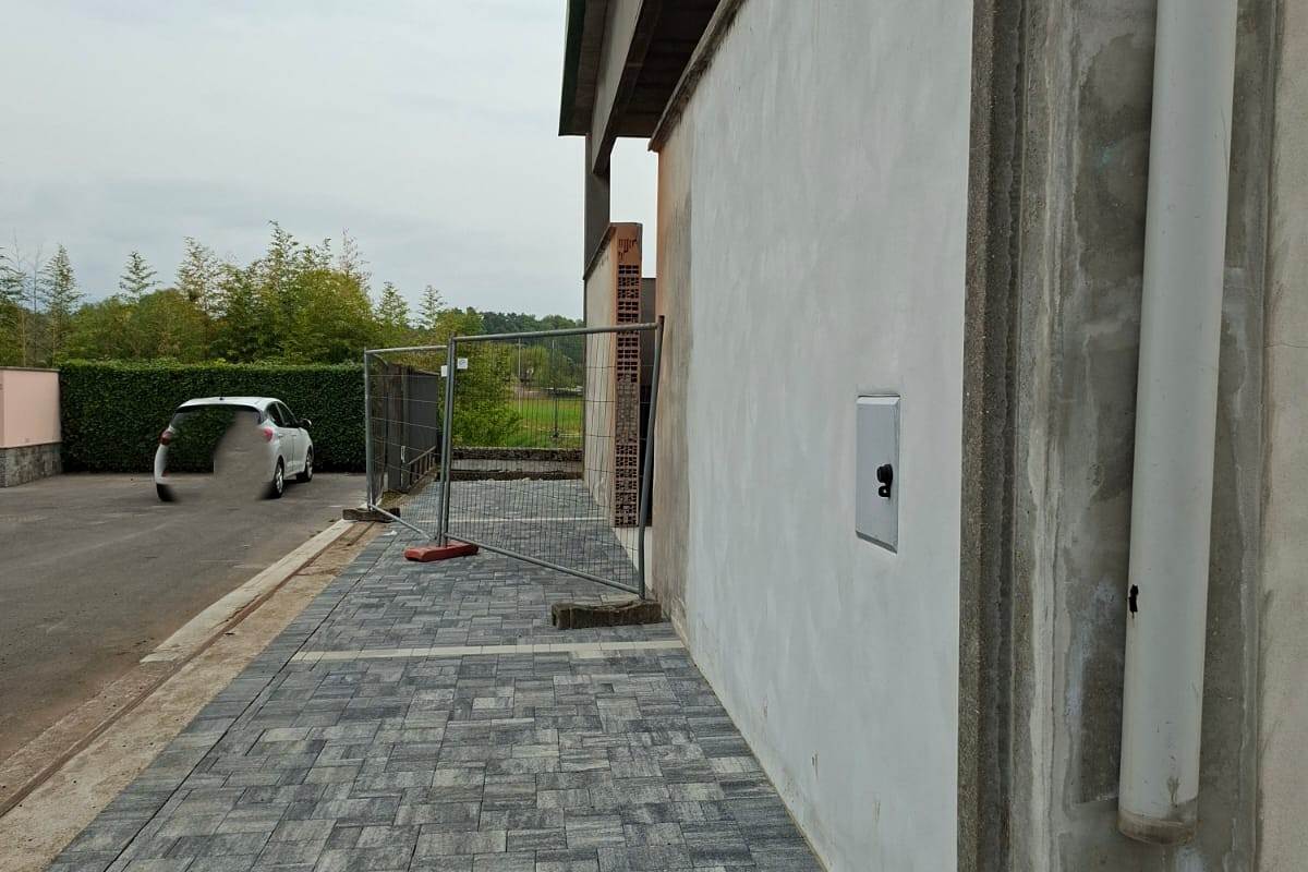 CANTU' vendiamo CAPANNONE ad uso produttivo o deposito