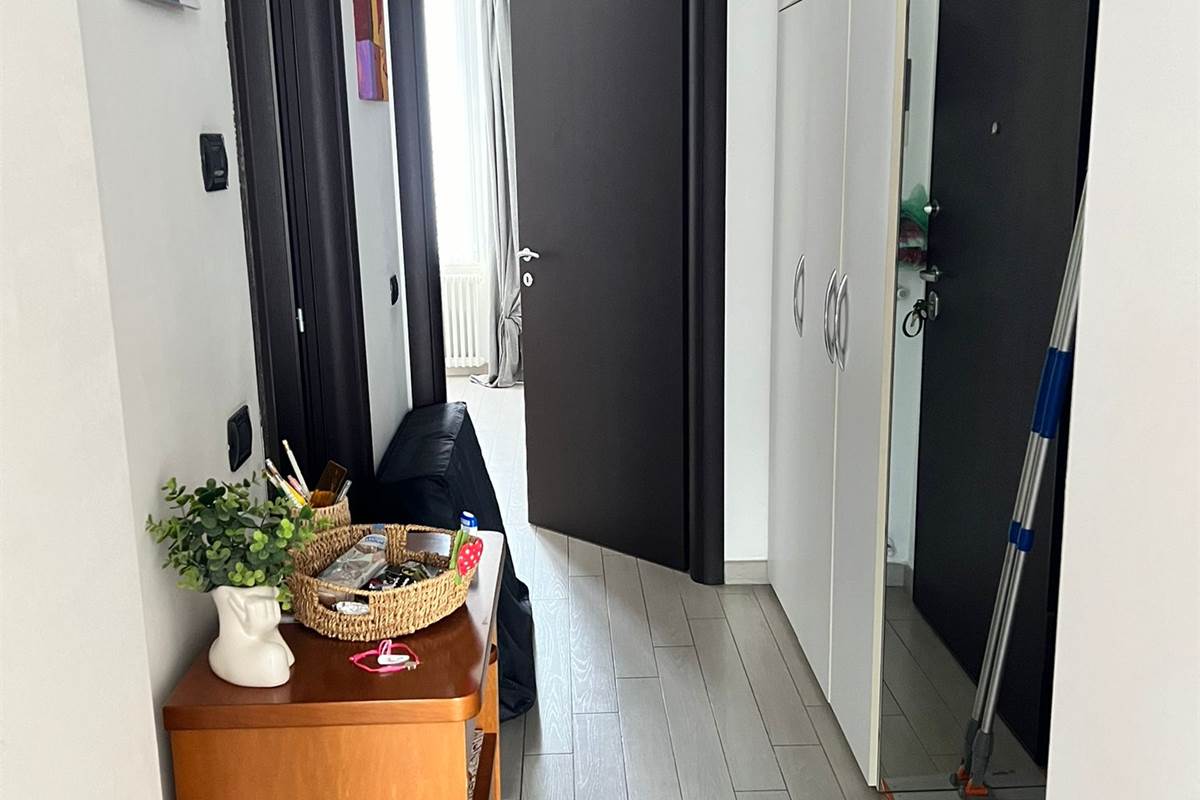 CARIMATE fraz. MONTESOLARO vendiamo BILOCALE