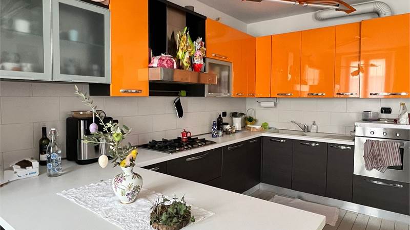 CARIMATE fraz. MONTESOLARO vendiamo BILOCALE