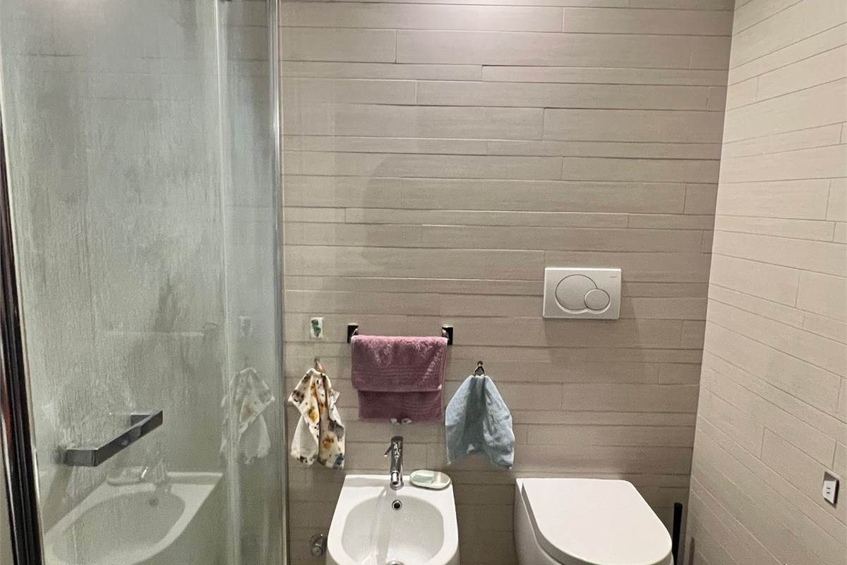 CARIMATE fraz. MONTESOLARO vendiamo BILOCALE