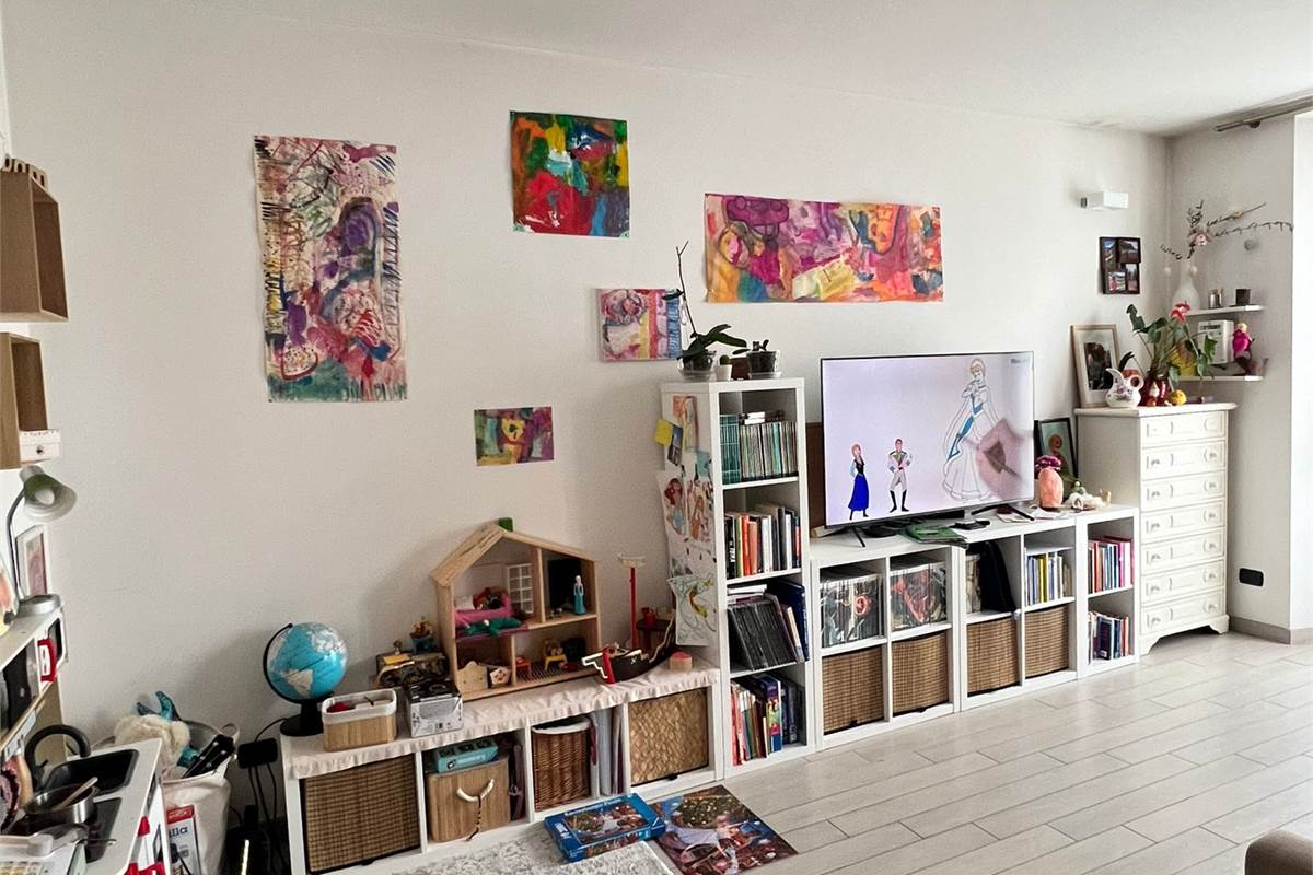 CARIMATE fraz. MONTESOLARO vendiamo BILOCALE