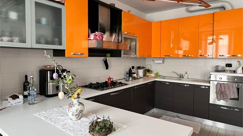 CARIMATE fraz. MONTESOLARO vendiamo BILOCALE