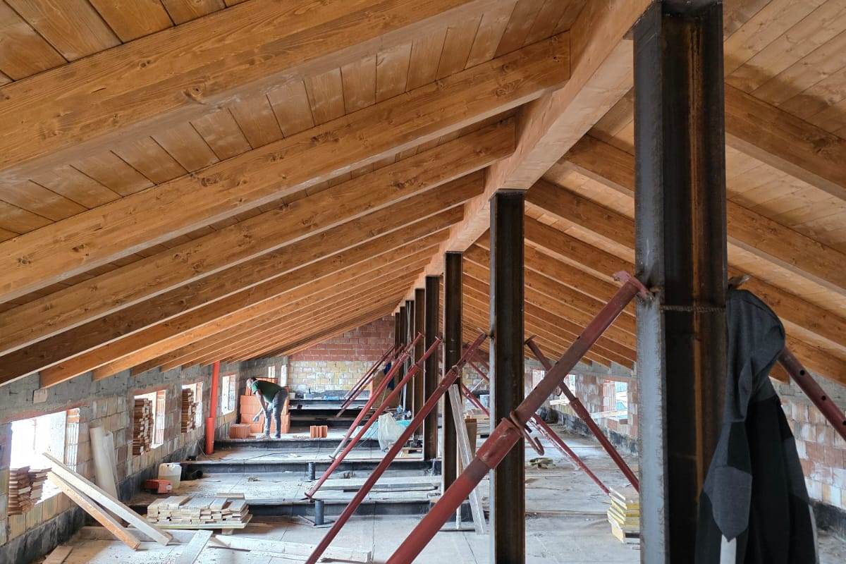 CANTU' vendiamo tre BILOCALI con cantina e posto auto