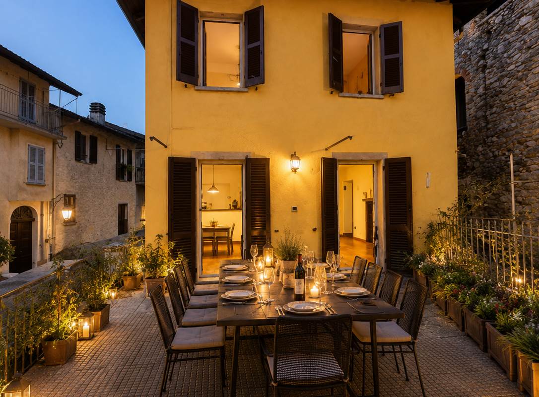 AGRA vendiamo CASA INDIPENDENTE di charme nel borgo storico