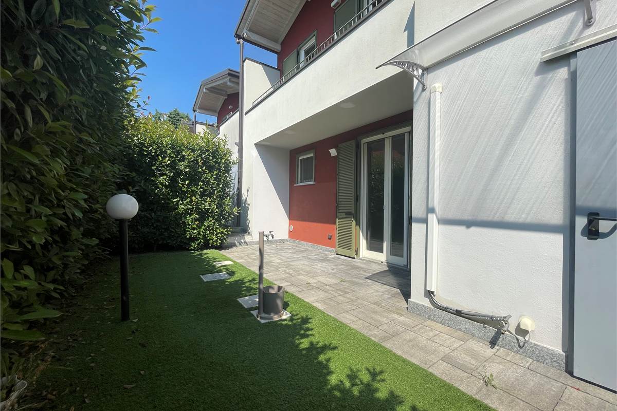 Moderna villa a schiera