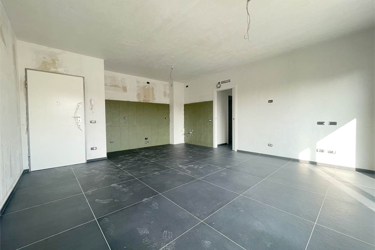 Nuovo trilocale con terrazzo con box incluso