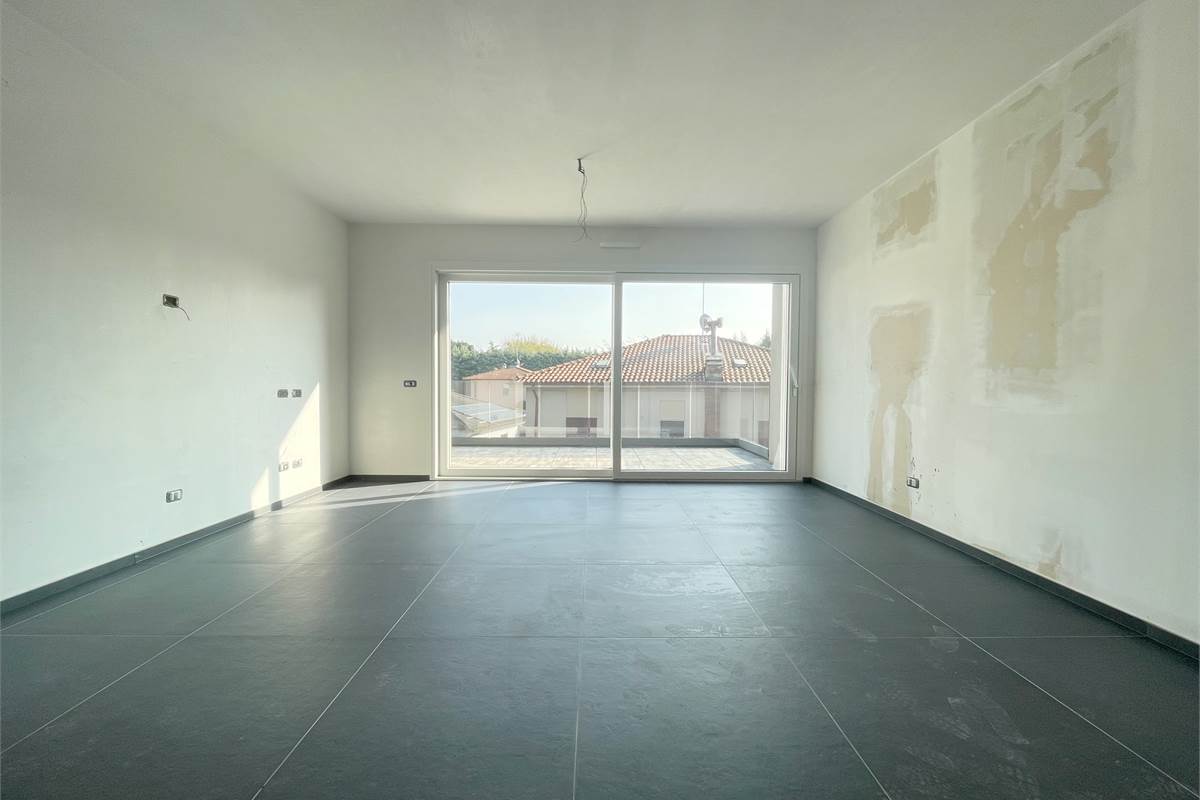 Nuovo trilocale con terrazzo con box incluso