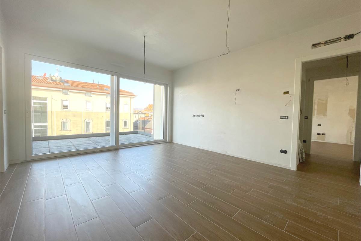 Nuovo trilocale con terrazzo con box incluso