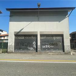 Locale commerciale indipendente su due piani