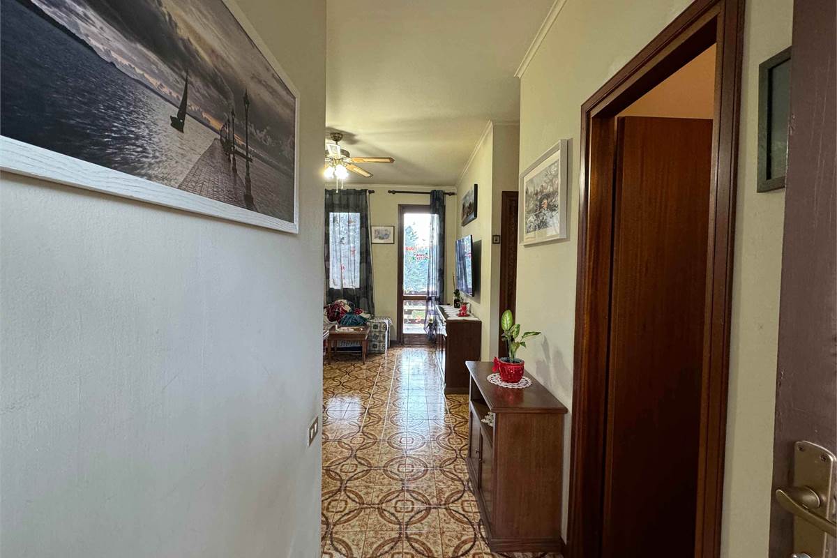 Guanzate Bilocale con terrazzo 