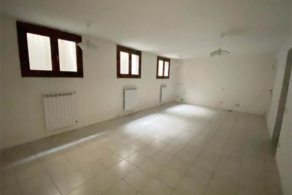 Moderna villetta a schiera di testa