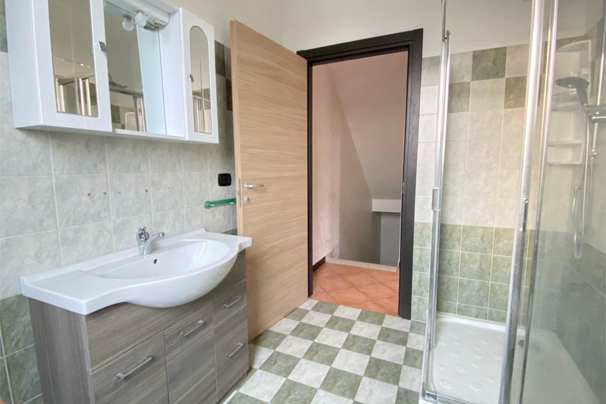 Moderna villetta a schiera di testa
