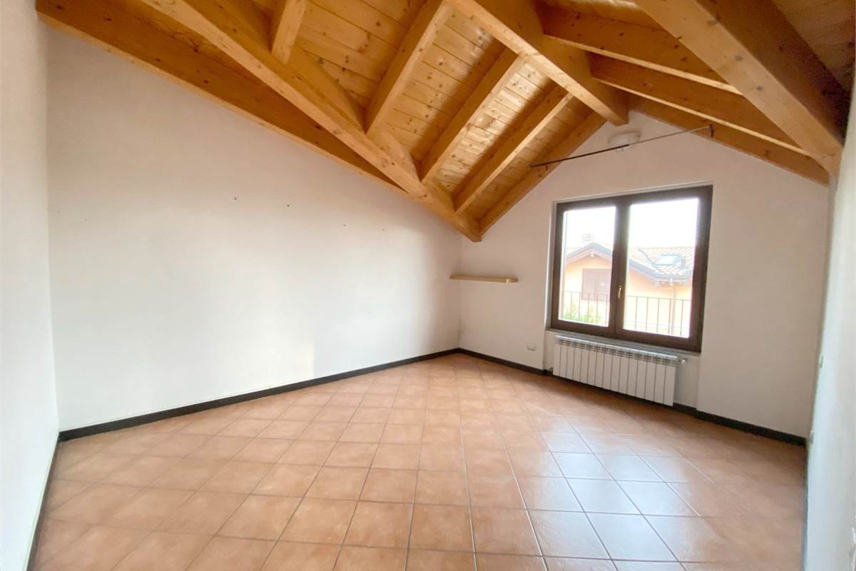 Moderna villetta a schiera di testa