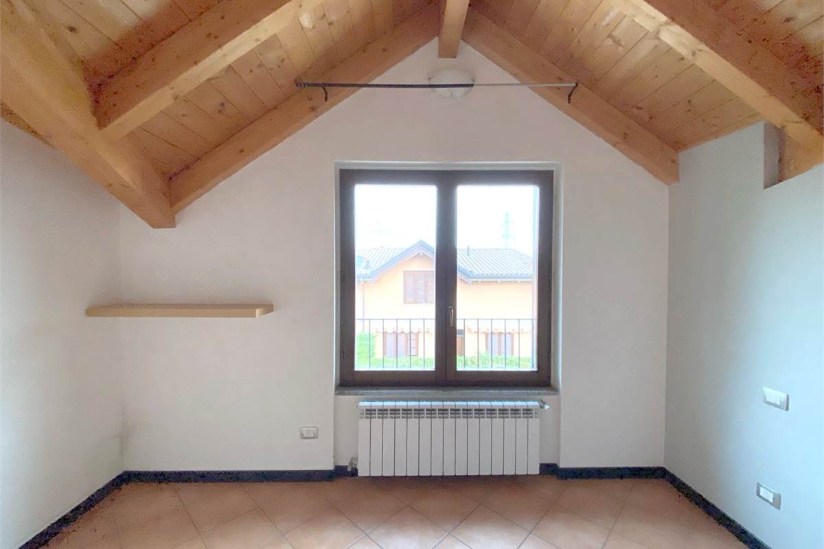Moderna villetta a schiera di testa