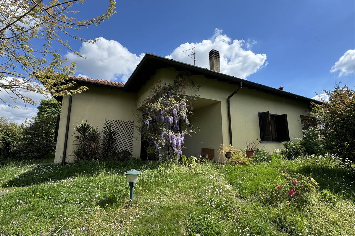 Villa indipendente con giardino
