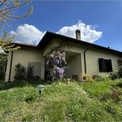 Villa indipendente con giardino