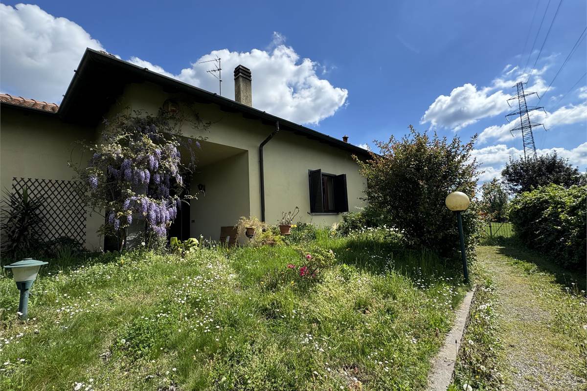 Villa indipendente con giardino