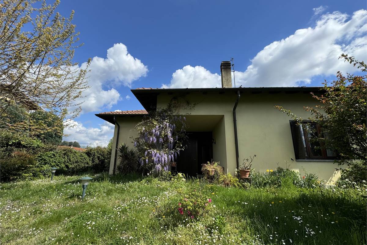 Villa indipendente con giardino