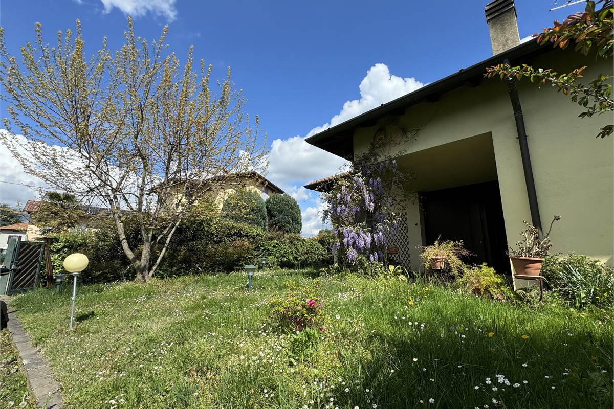 Villa indipendente con giardino