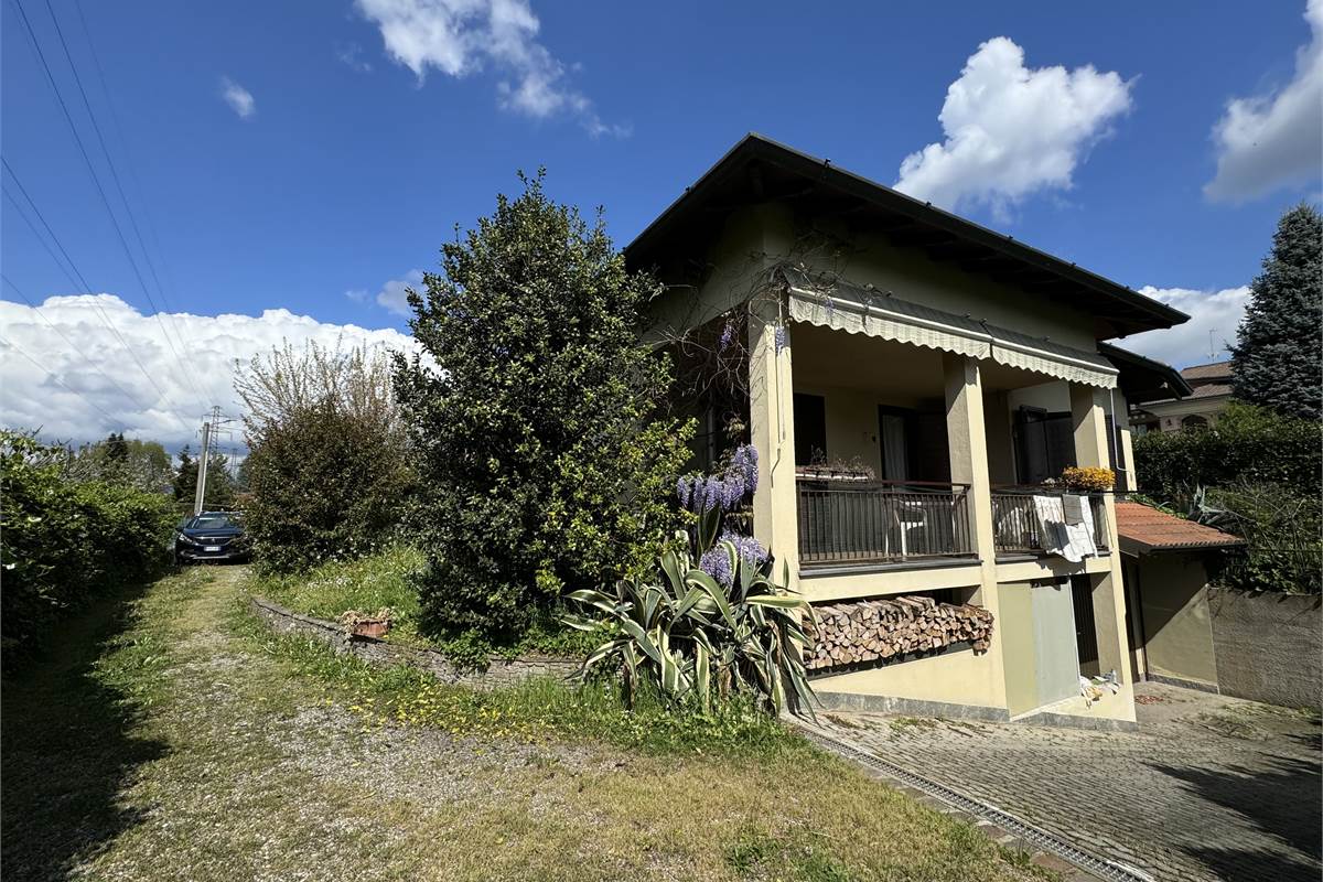 Villa indipendente con giardino