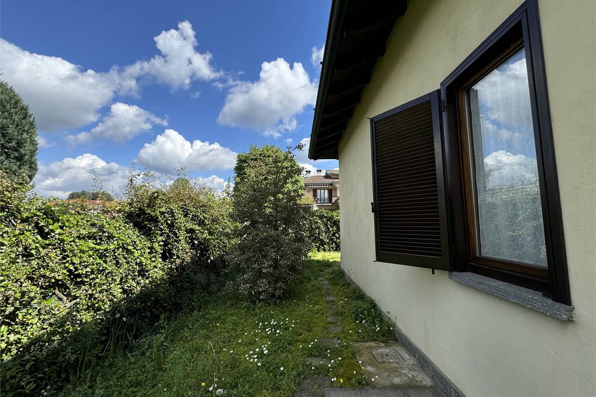 Villa indipendente con giardino