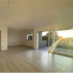 Nuovo trilocale ultimo piano con terrazzo e box