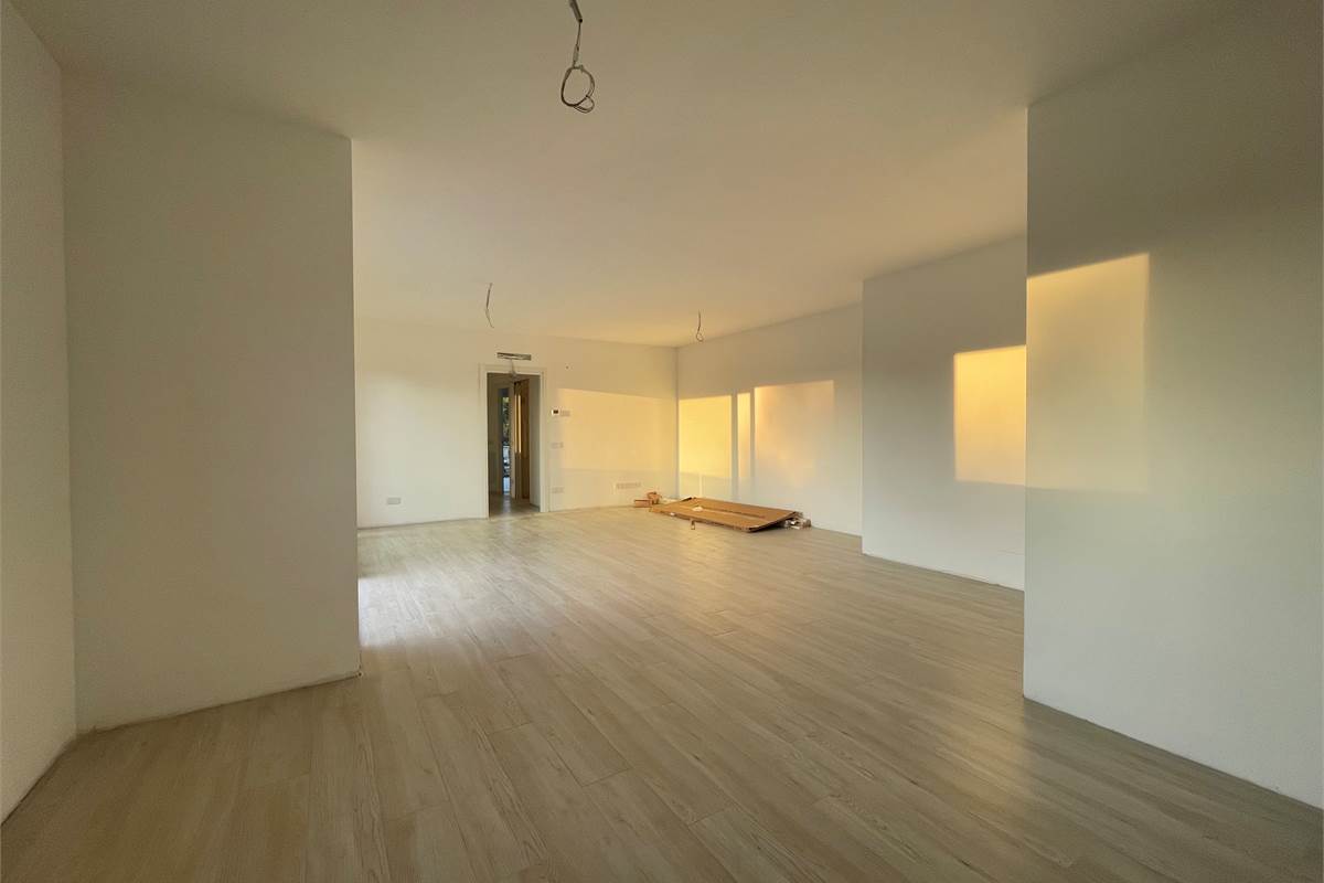 Nuovo trilocale ultimo piano con terrazzo e box