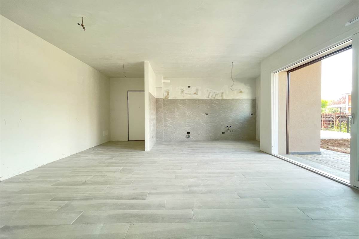 Nuovo trilocale con giardino + BOX incluso