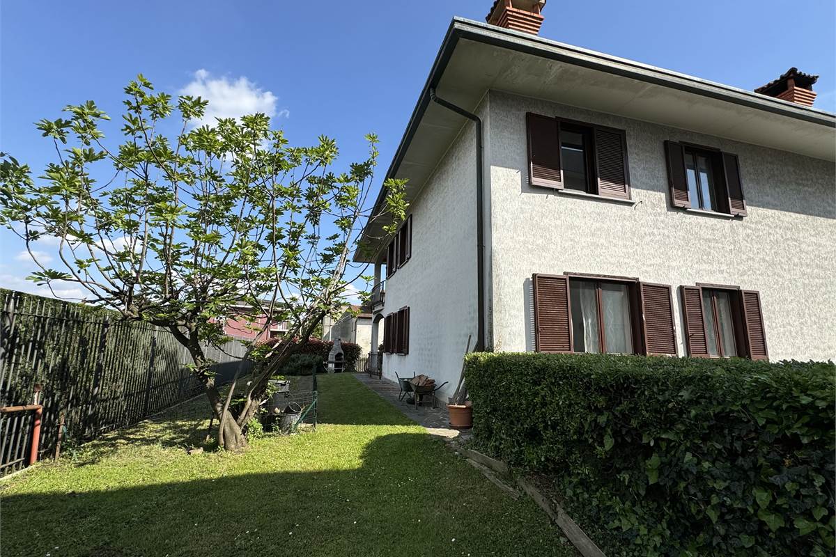 Villa indipendente con giardino
