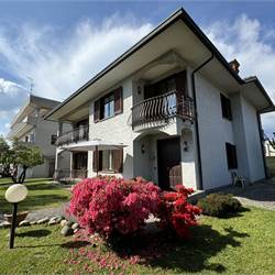 Villa indipendente con giardino