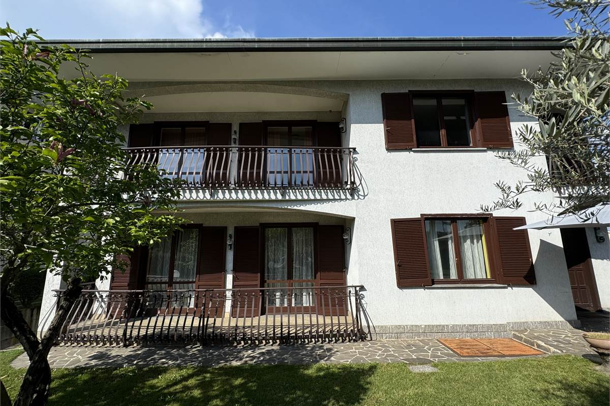 Villa indipendente con giardino