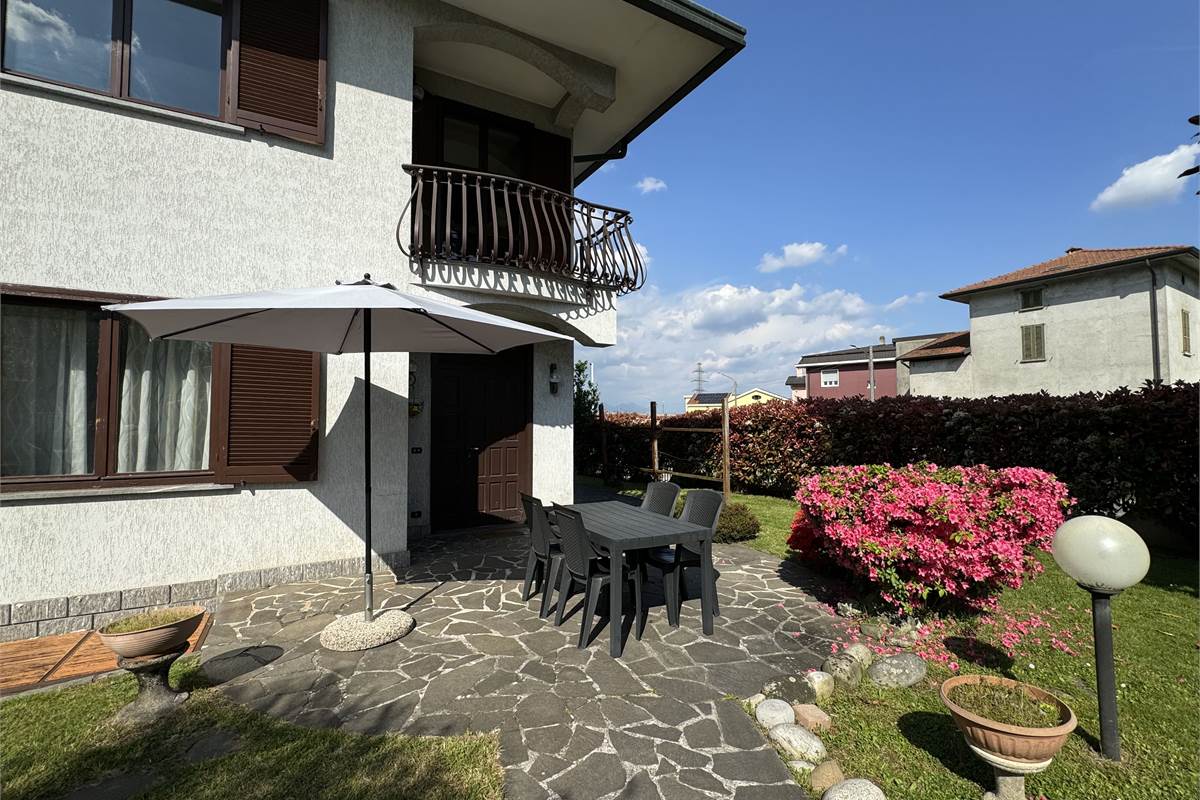 Villa indipendente con giardino