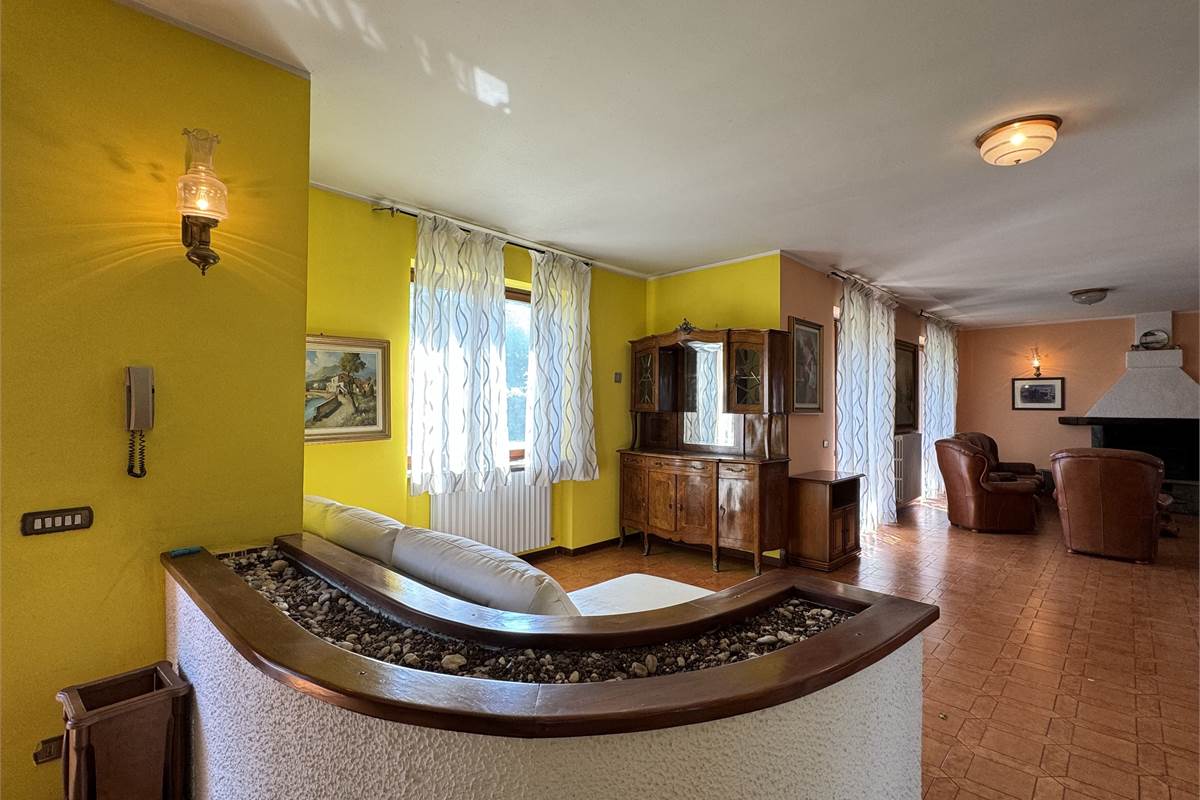Villa indipendente con giardino