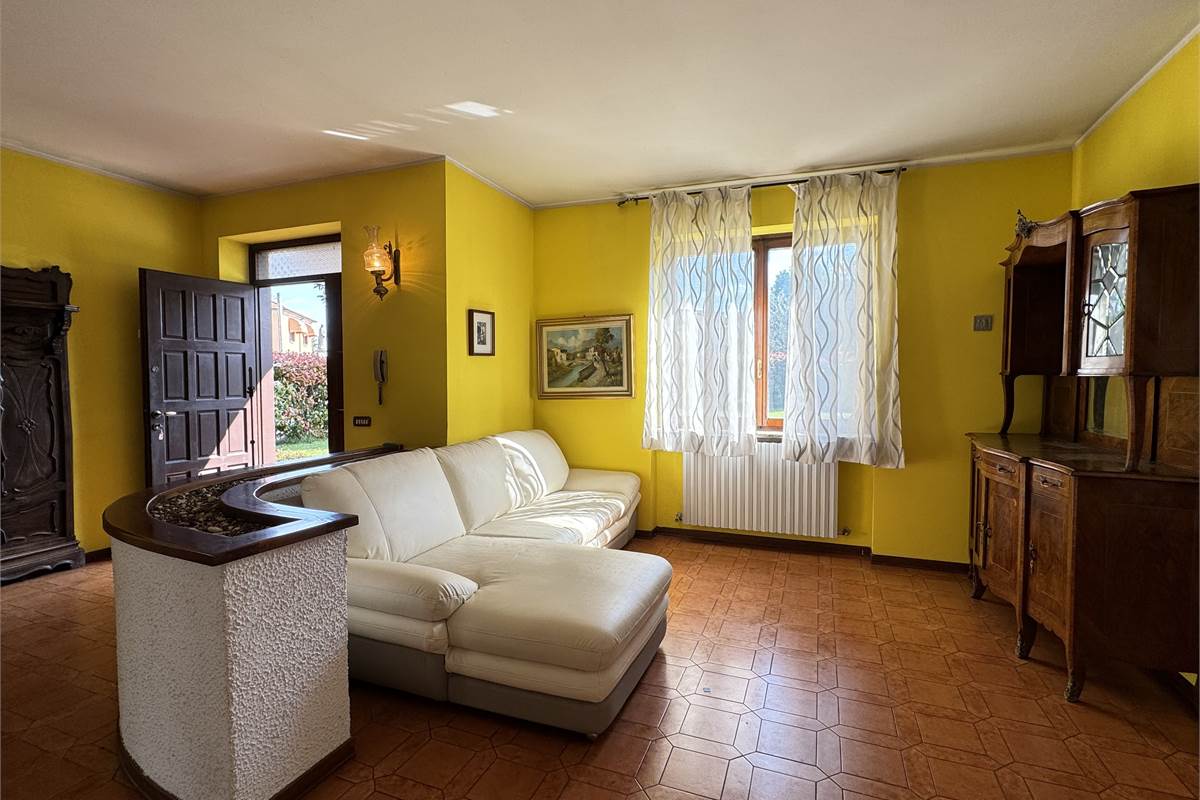 Villa indipendente con giardino