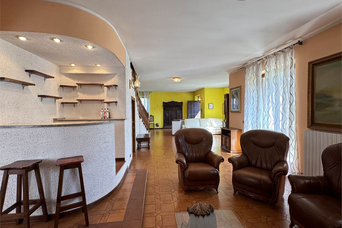 Villa indipendente con giardino