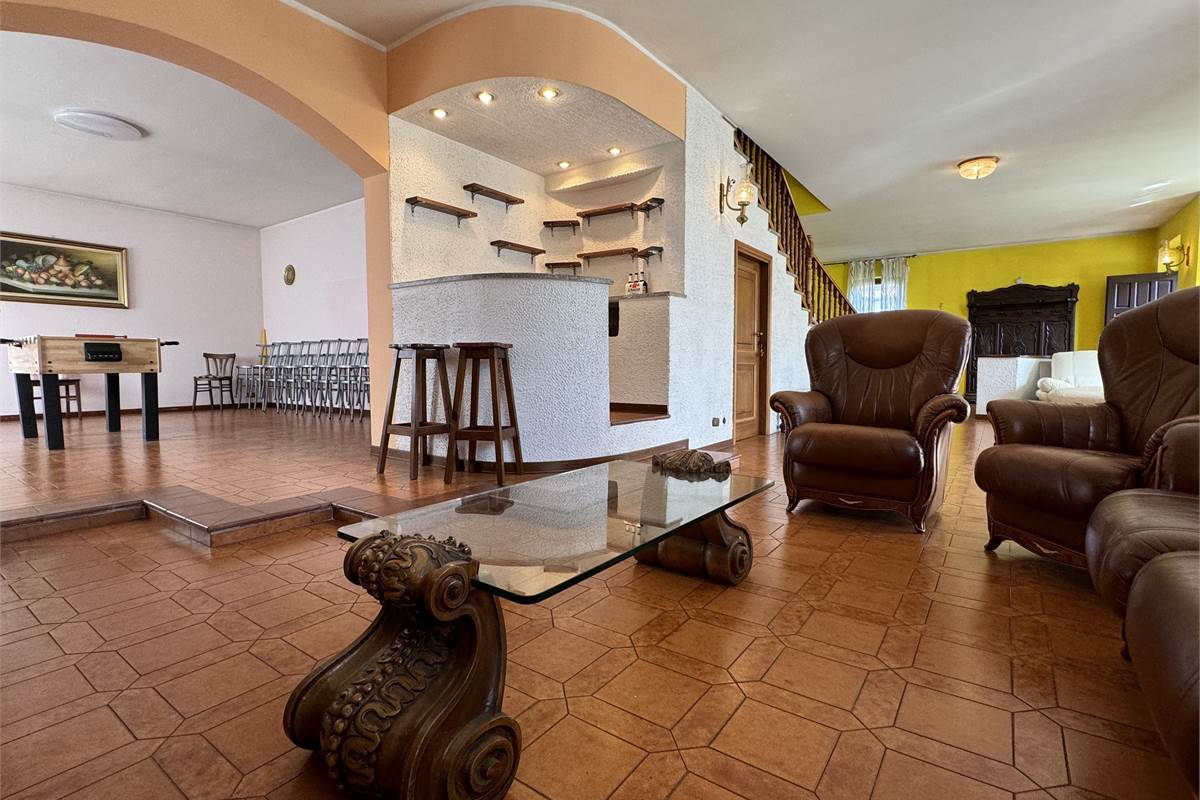 Villa indipendente con giardino