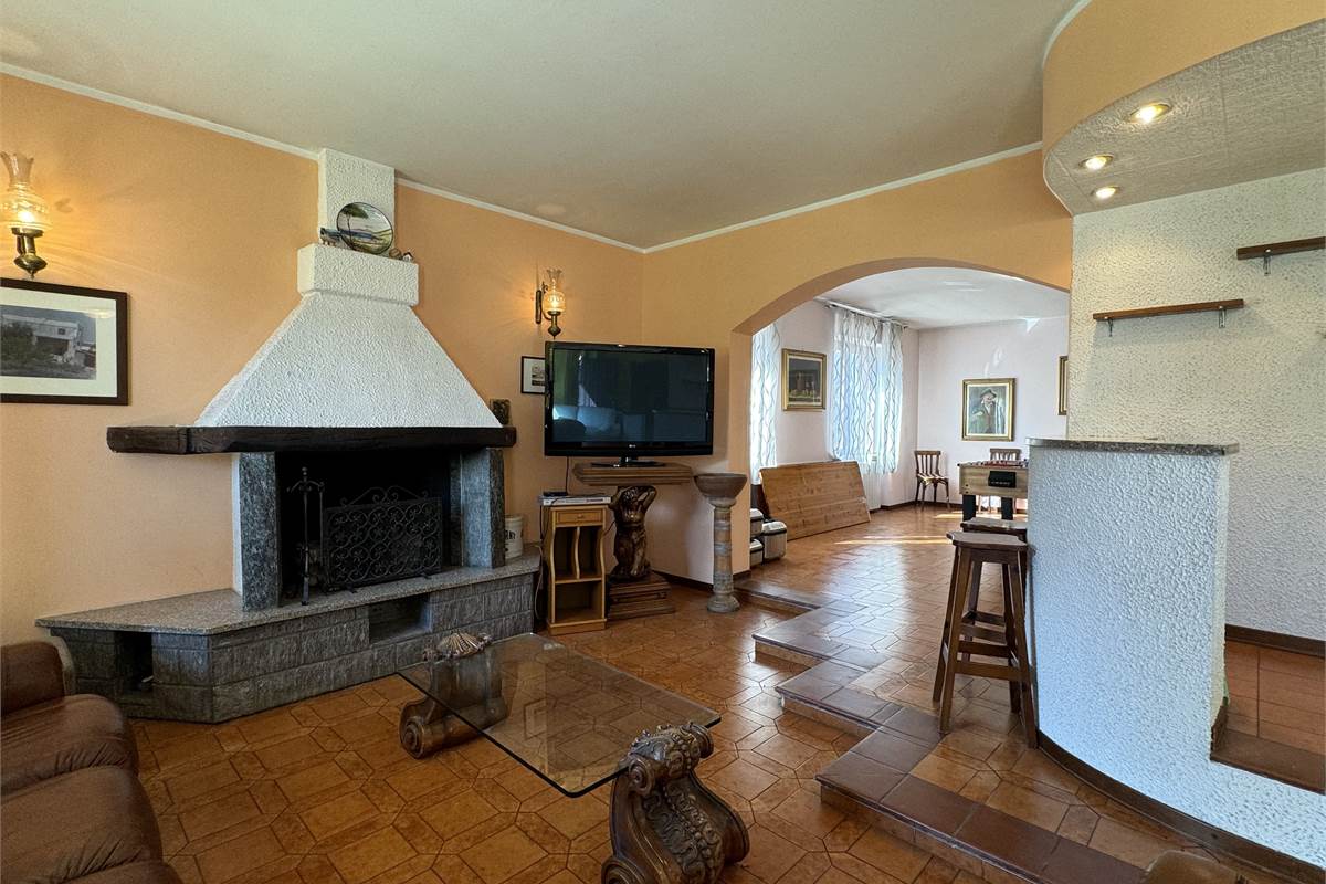 Villa indipendente con giardino