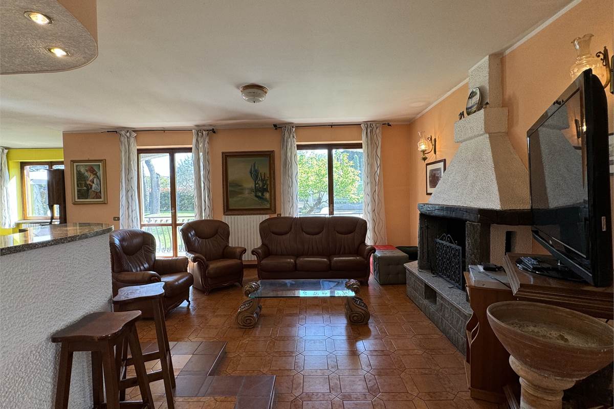 Villa indipendente con giardino
