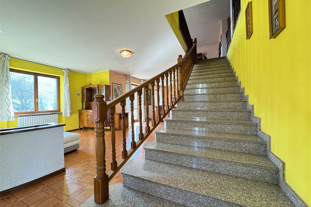 Villa indipendente con giardino